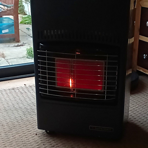 Portable gas radiant heater - portable,